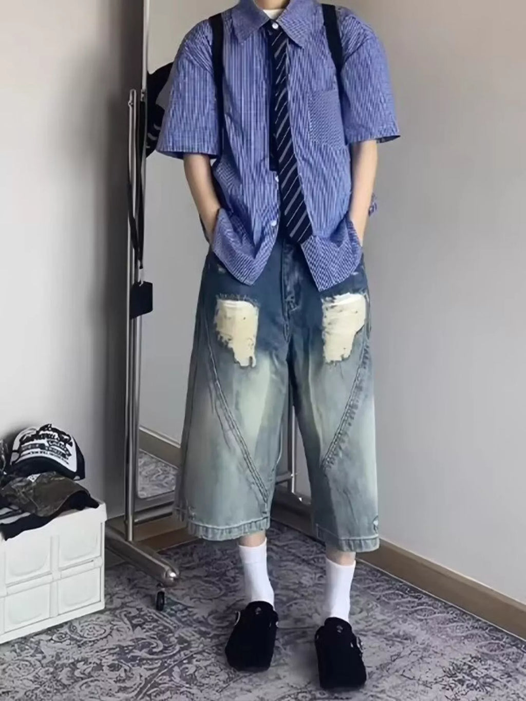 Men's Ripped Wide Leg Denim Shorts