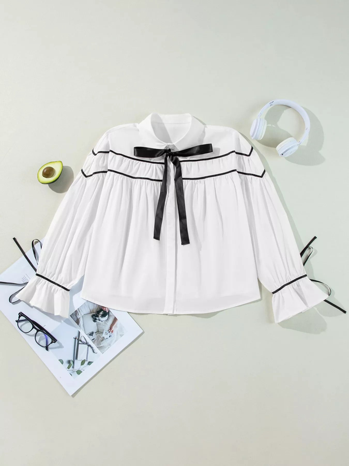Elegant Contrast Bow-Tie Ruffle Blouse