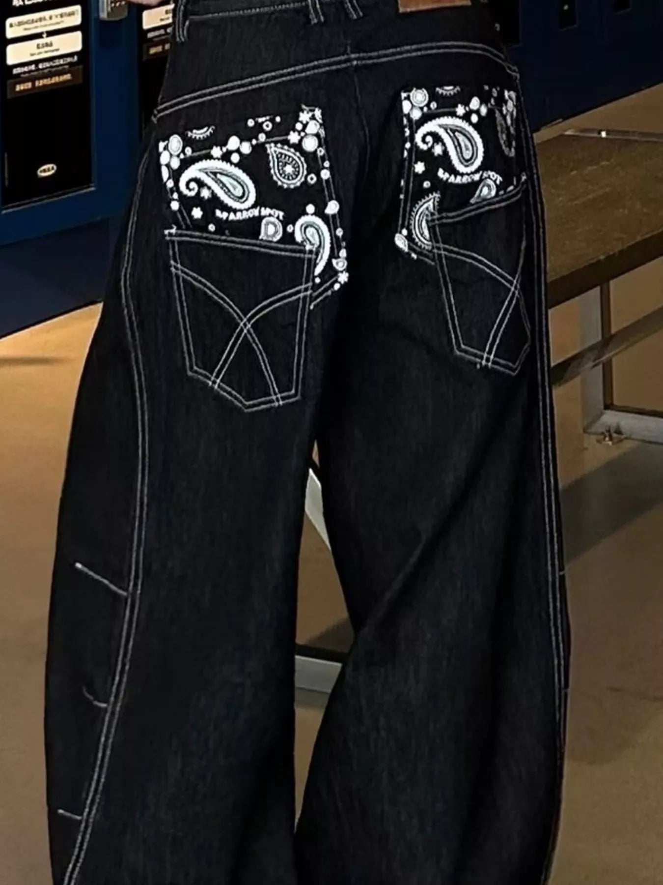 Men's Full Size Loose Fit Cargo Jeans with Contrast Stitching Plus Size