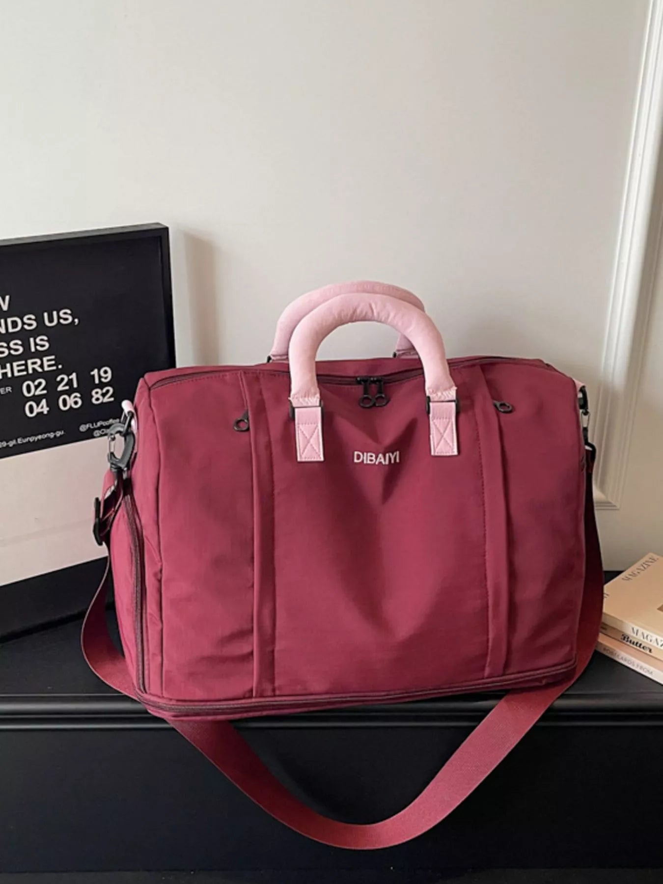 Durable Travel Duffel Bag with Comfortable Contrast Handle