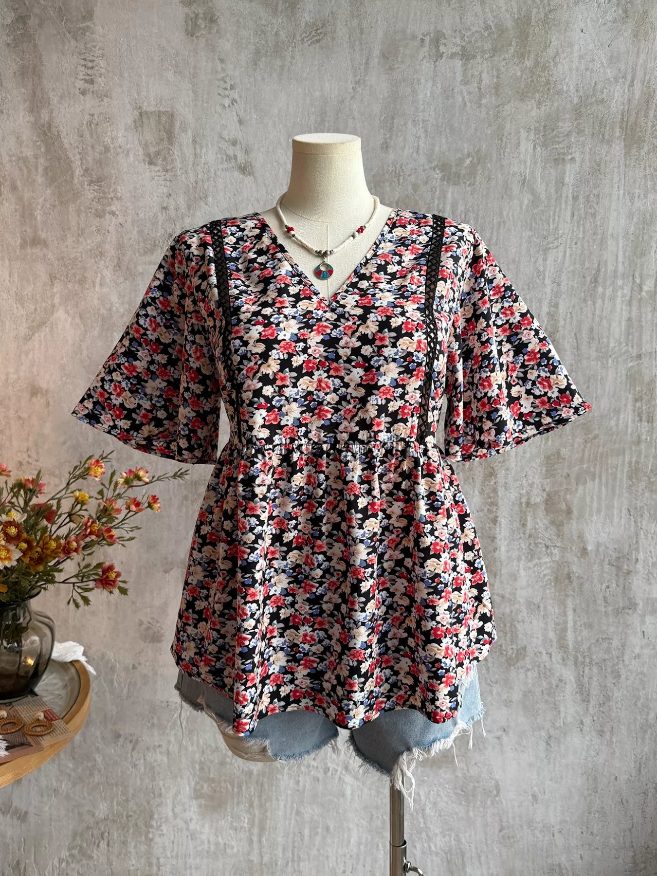 Plus Size Floral Print V-Neck Short Sleeve Blouse