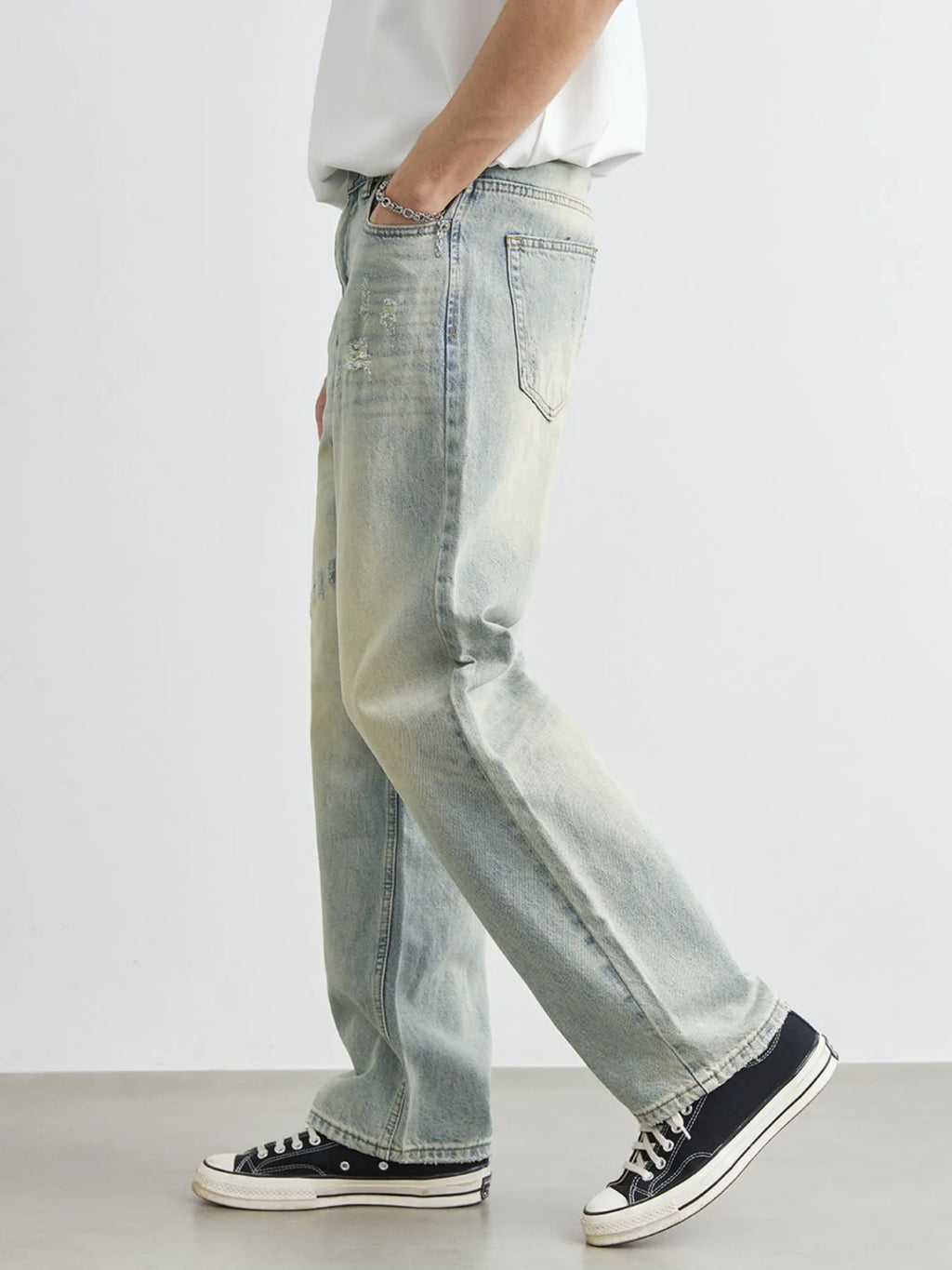 Men's Distressed Wash Wide Leg Jeans