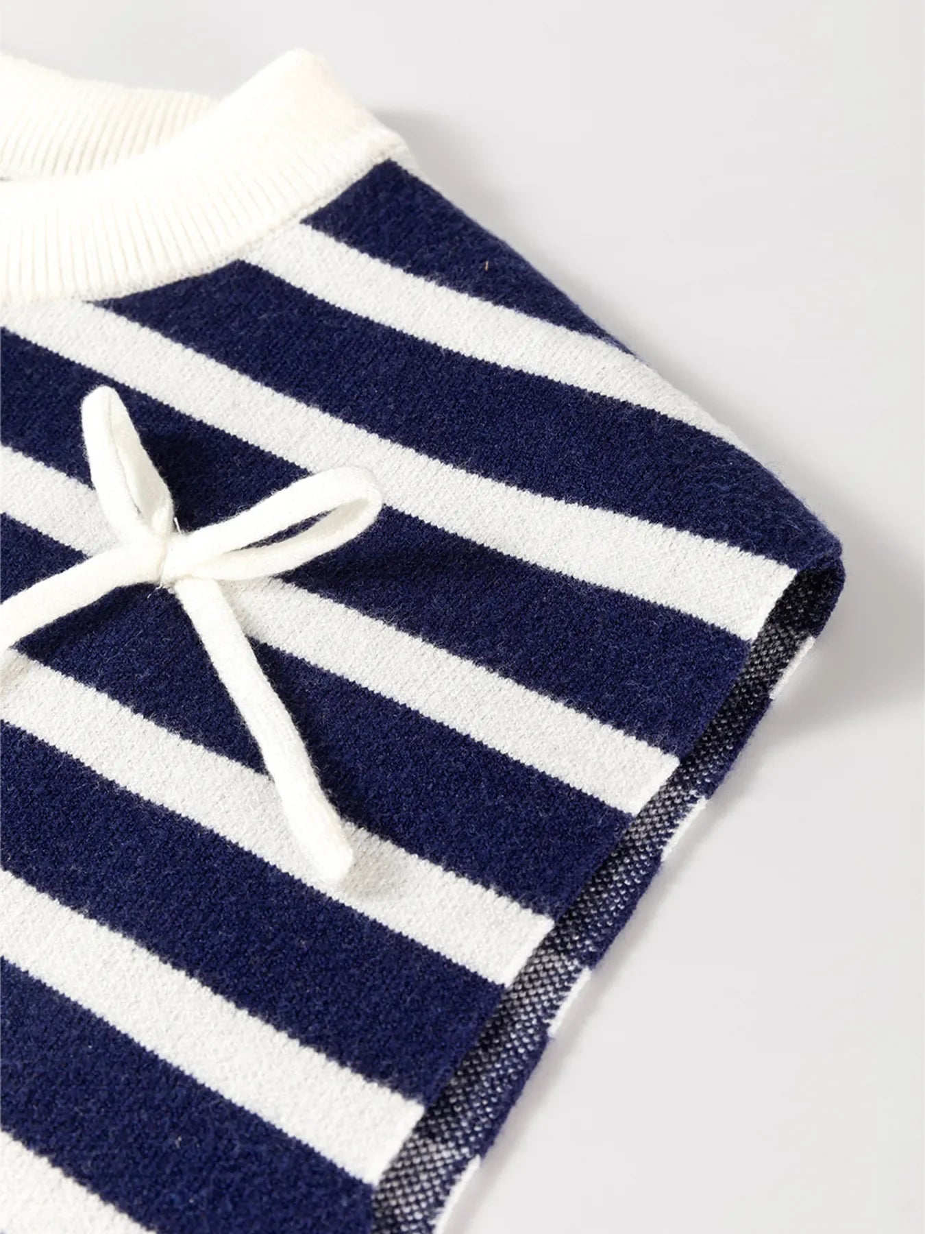 Stripe Knitted Bow Decor Sweater Vest