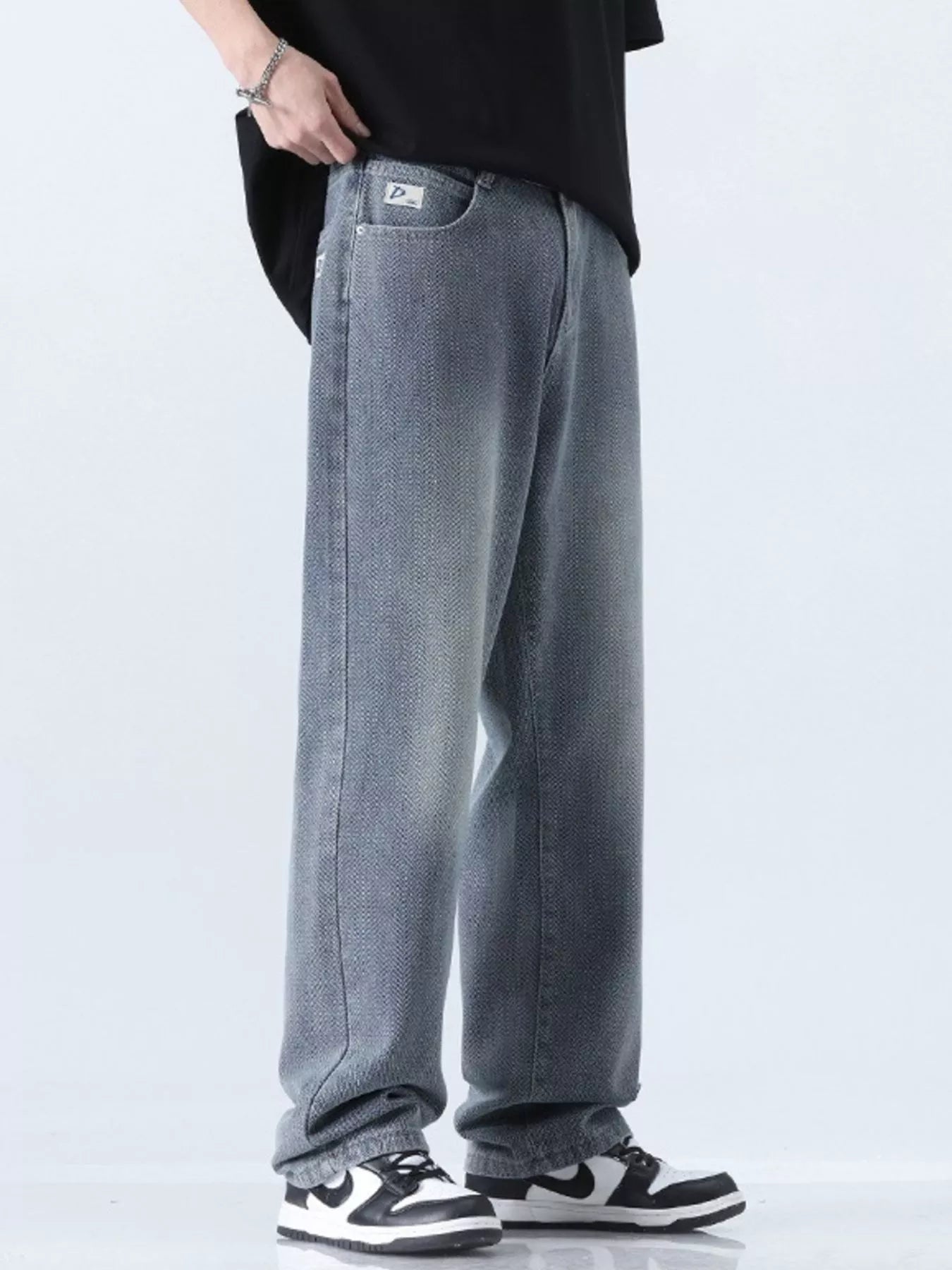Men's Relaxed Fit Straight Leg Jeans