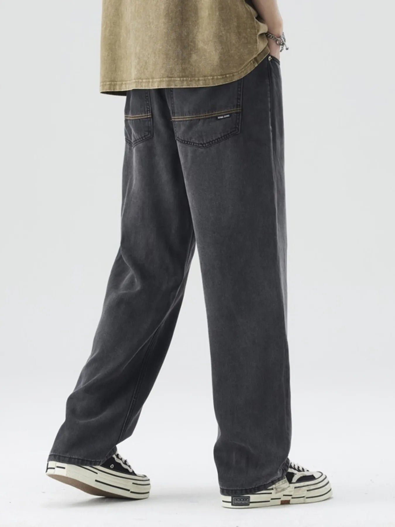 Men's Wide-Leg Relaxed Fit Jeans