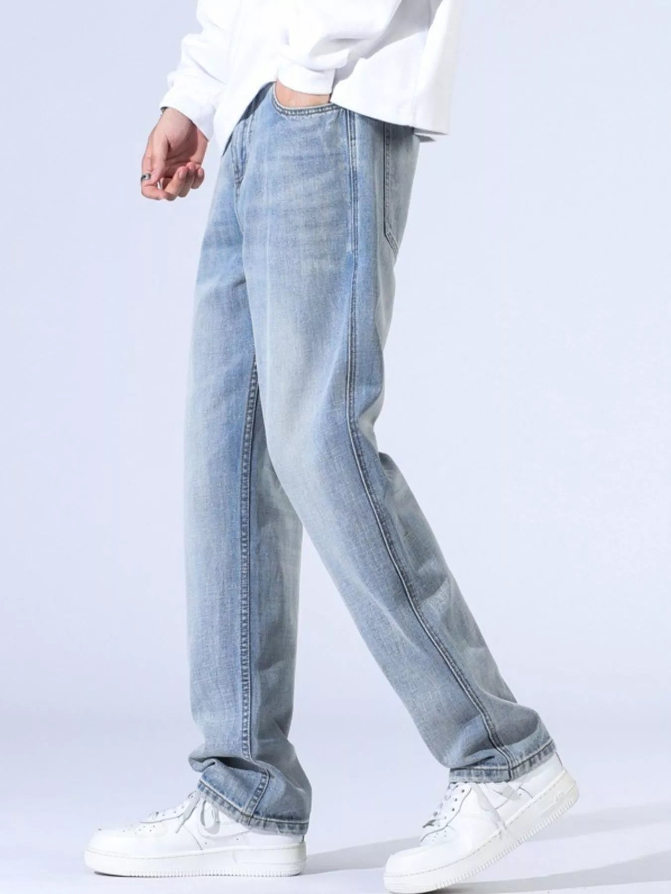 Men's Relaxed Fit Wide Leg Jeans