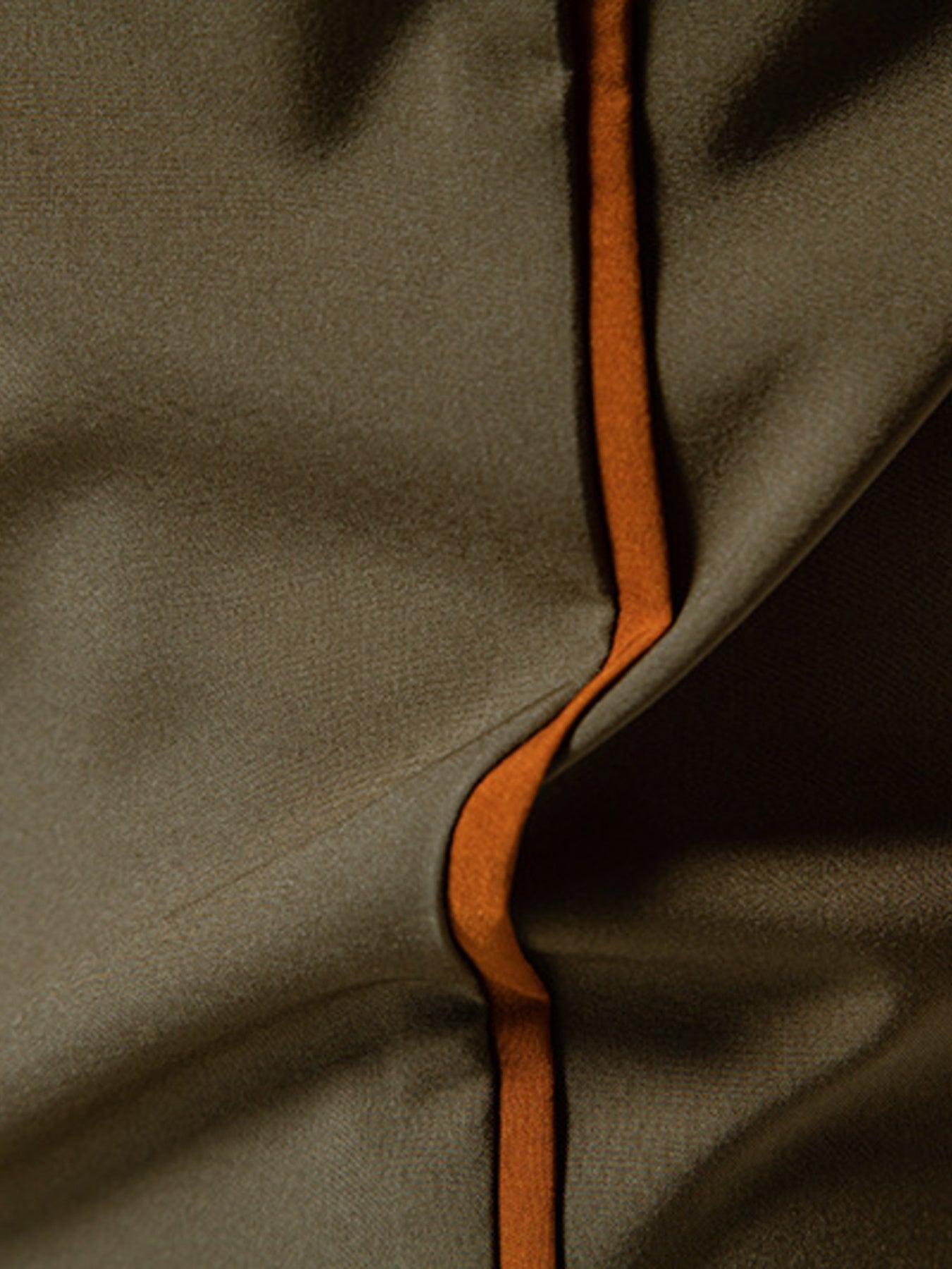 Men's Contrast Trim Button-Down Shirt
