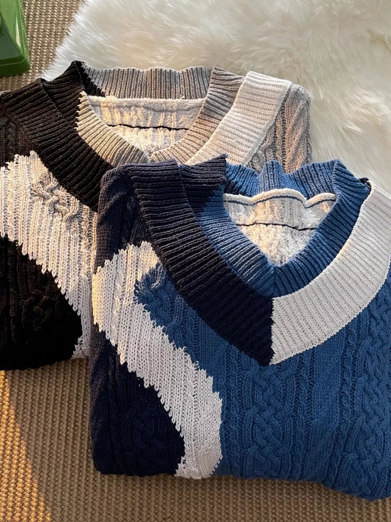 Men's Color Block V-Neck Knit Sweater