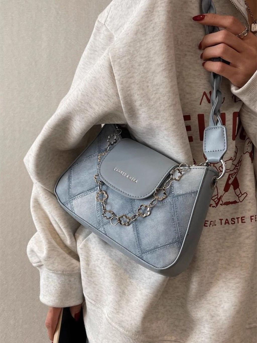 Chain Decor Leather Shoulder Bag