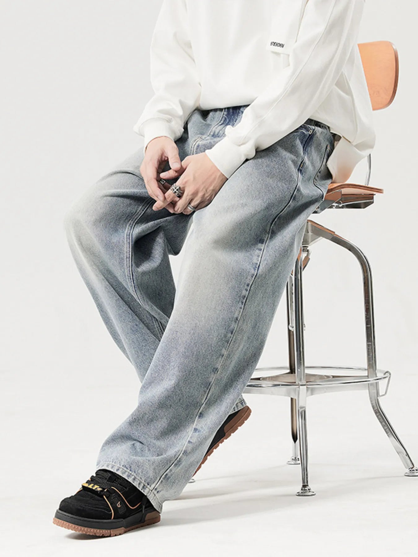 Men's Vintage Wash Wide Leg Jeans