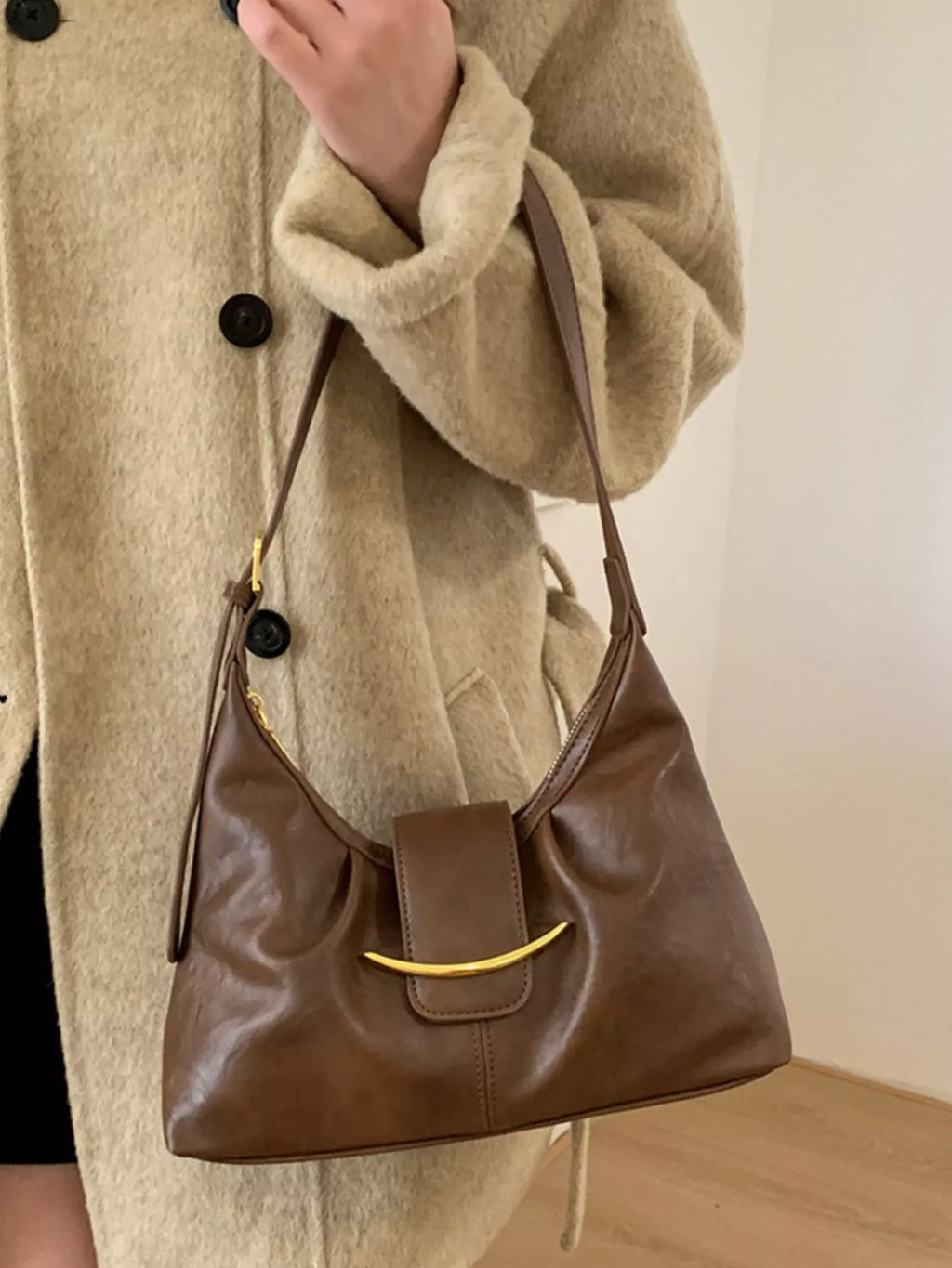Buckle Adjustable Strap Crossbody Bag