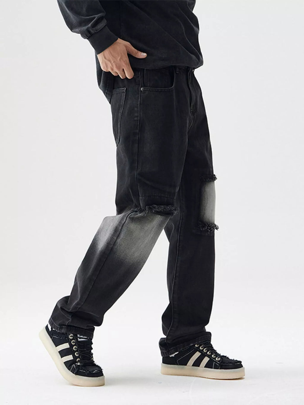 Men's Distressed Loose Fit Jeans