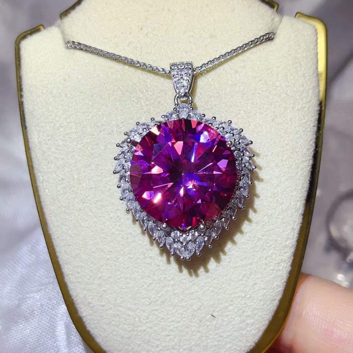 20 Carat Moissanite 925 Sterling Silver Pendant Necklace