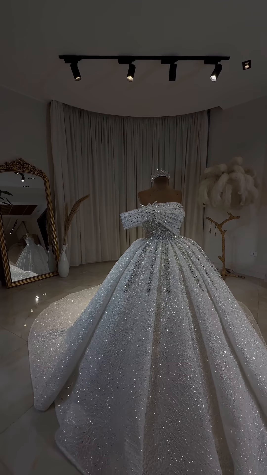 Midnight Elegance Crystal Luxury Wedding Dress GD103