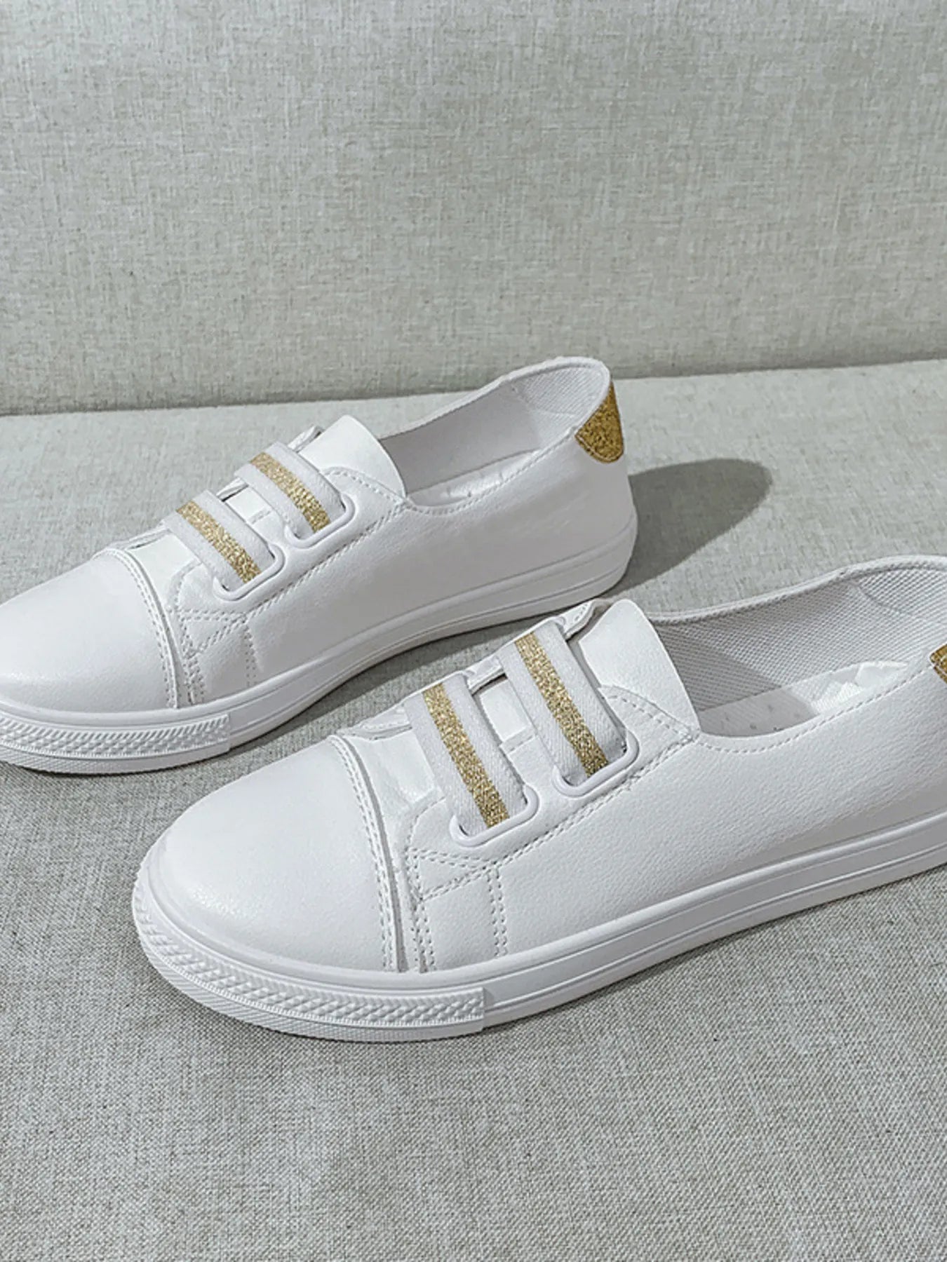 Round Toe Flat Sneakers