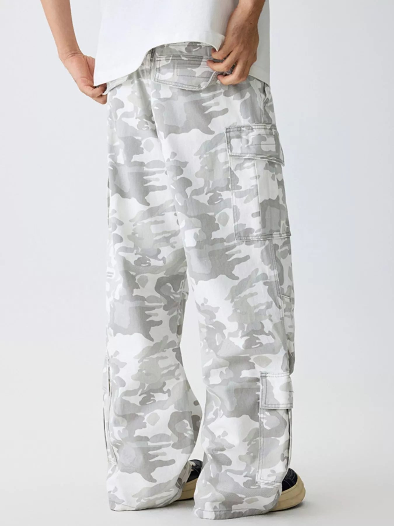 Men's Relaxed Fit Camo Cargo Pants