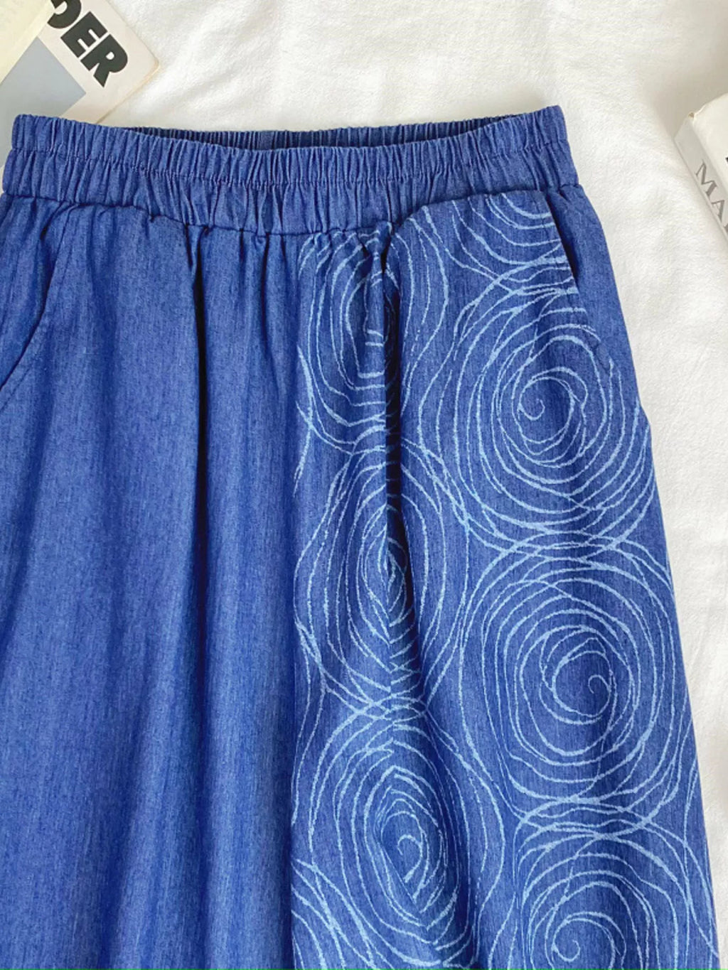 Elastic Waist Printed Jeans