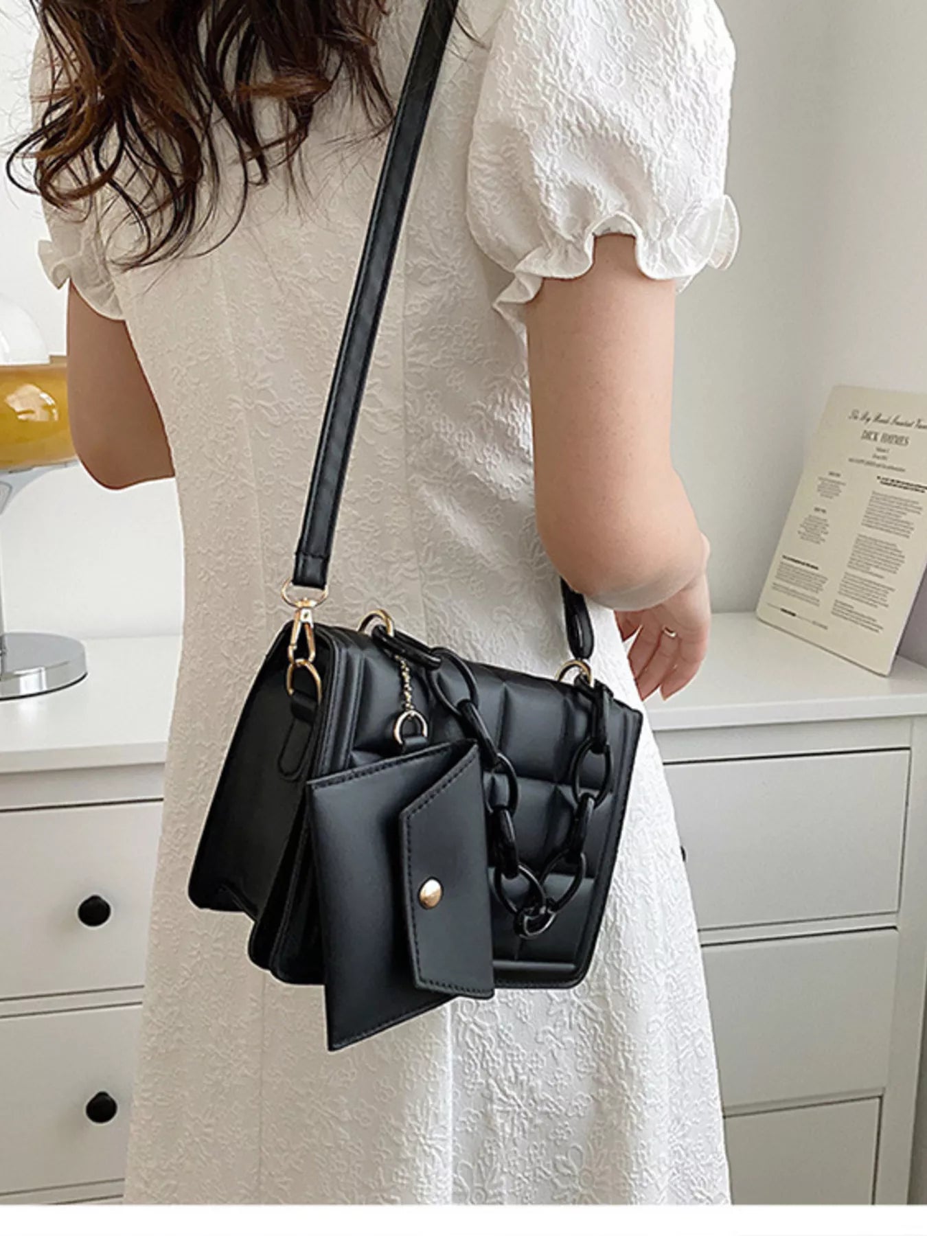 Quilted Chain Strap Crossbody Bag