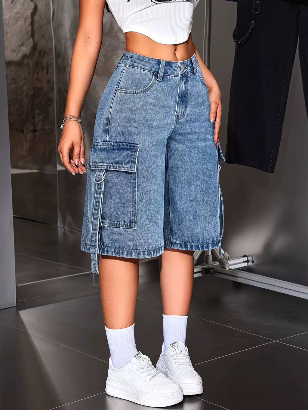 Loose Fit Cargo Denim Capris