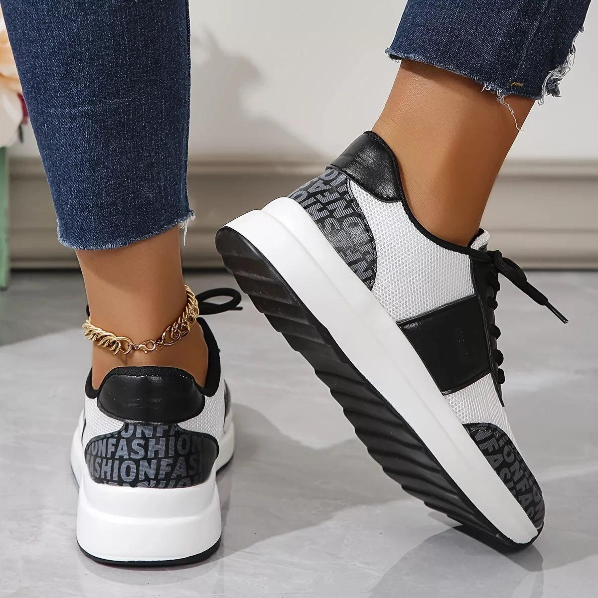 Round Toe Lace Up Sneakers