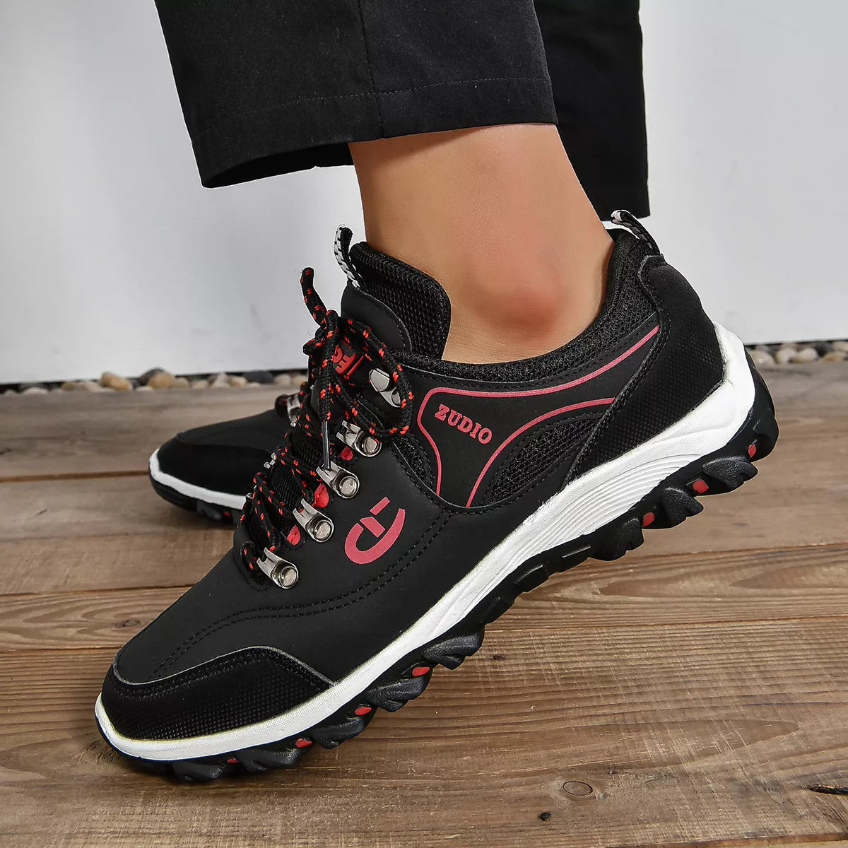 Lace Up Round Toe Sneaker