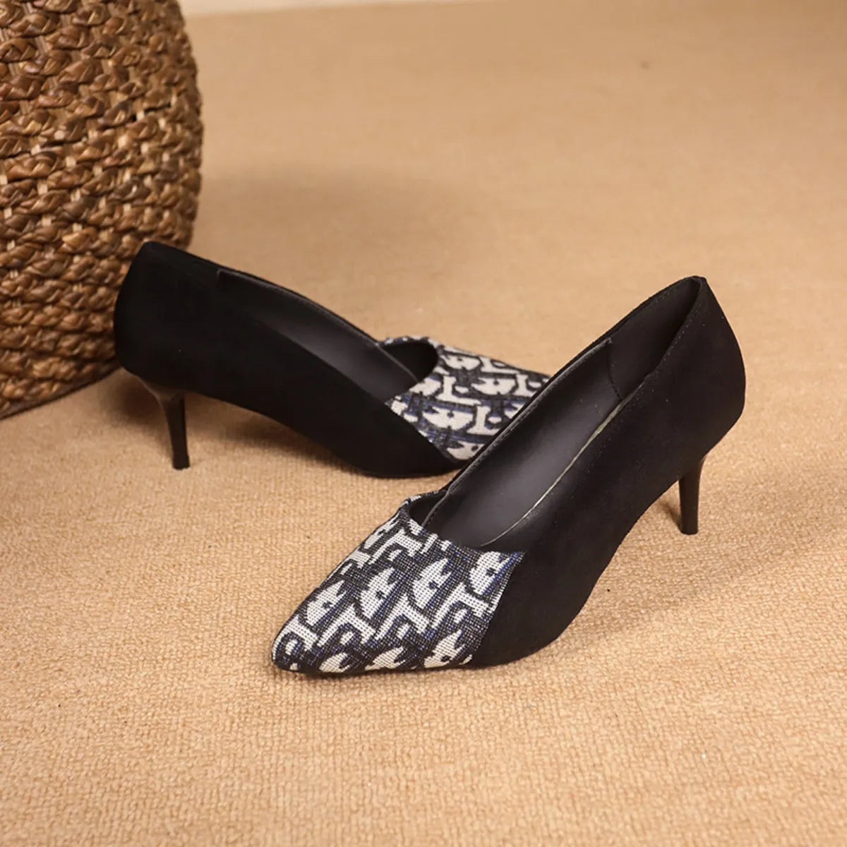 Point Toe Suede Pumps