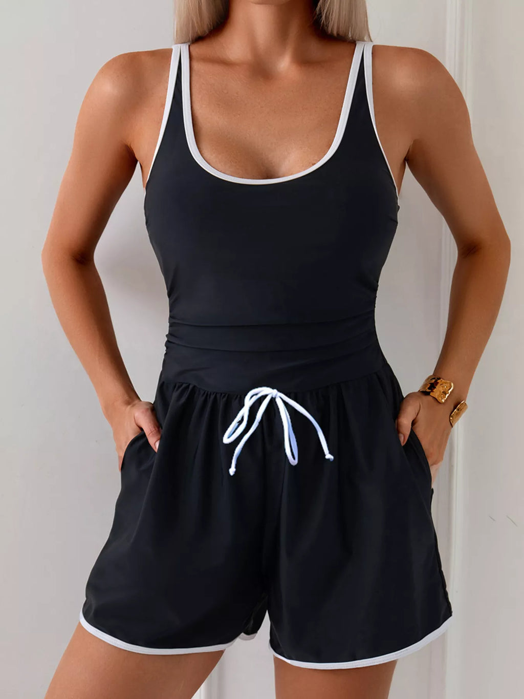 Contrast Trim Scoop Neck One-Piece Swimsuit
