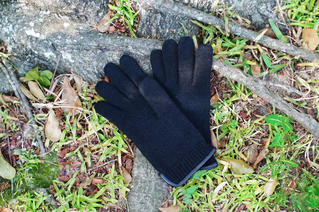 tittimitti® 100% Virgin Wool Unisex Gloves with Genuine Leather Trim. OEKO-TEX Standard 100