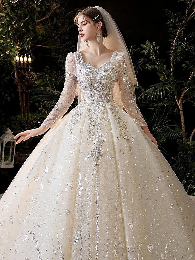 Luxury Princess Long Sleeves Wedding Dress with Crystal EDW1110