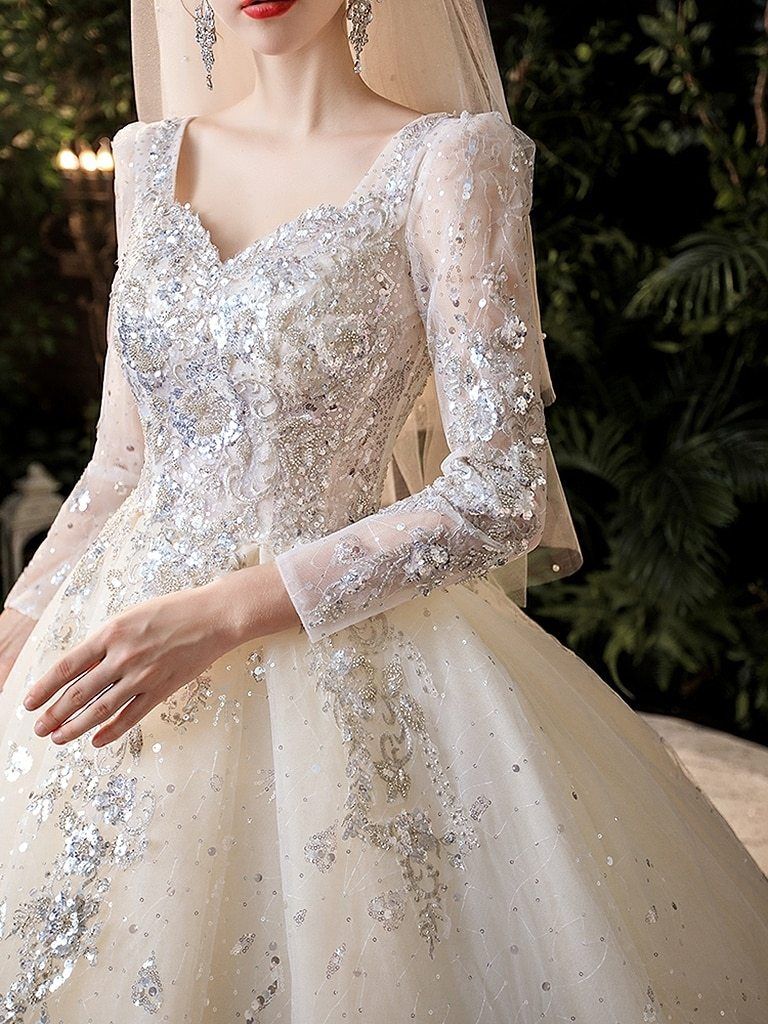 Luxury Princess Long Sleeves Wedding Dress with Crystal EDW1110