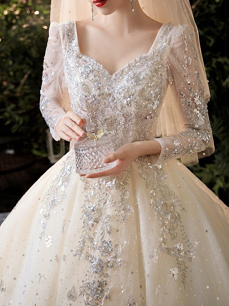 Luxury Princess Long Sleeves Wedding Dress with Crystal EDW1110