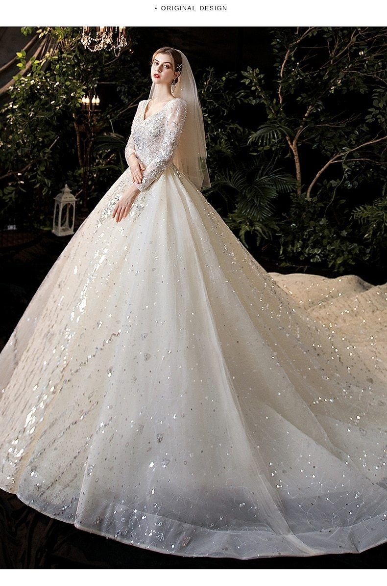 Luxury Princess Long Sleeves Wedding Dress with Crystal EDW1110