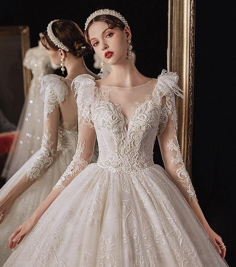 Luxurious Princess Wedding Dress with Shiny Pearls EDW401
