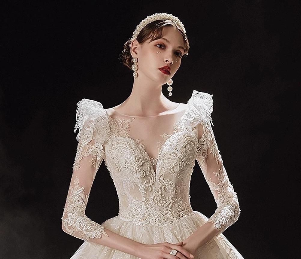 Luxurious Princess Wedding Dress with Shiny Pearls EDW401