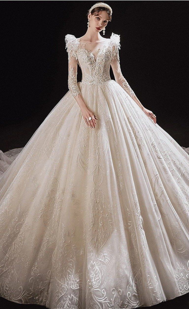 Luxurious Princess Wedding Dress with Shiny Pearls EDW401