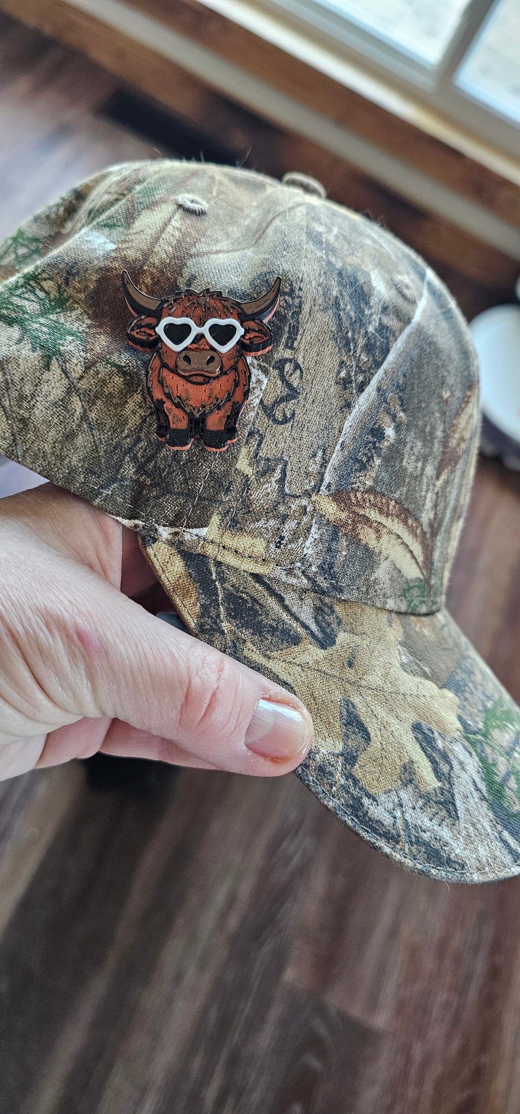 3d  Cool Highland Brown Cow Hat Pin Made in America